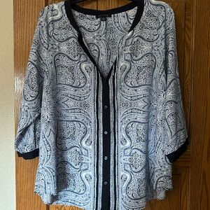 Like new! 3/4 sleeve blouse